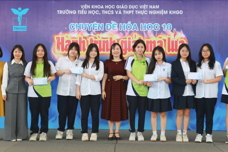 “Hành trình giải mã lửa” – Chuyên đề Hóa học 10 đầy trải nghiệm